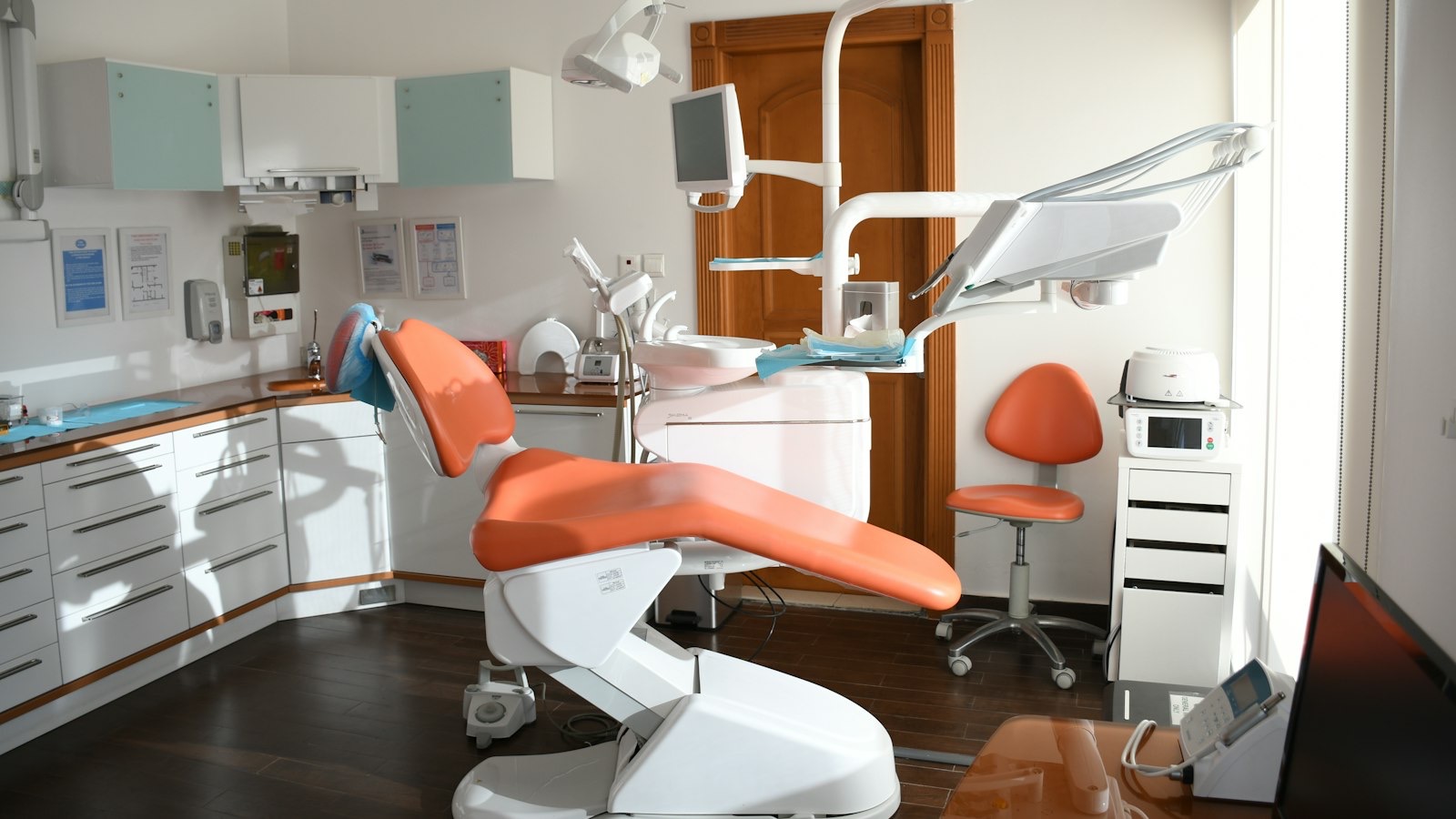 Google Ads for Dentists: A Practical Starting Plan illustrated with a relevant scene